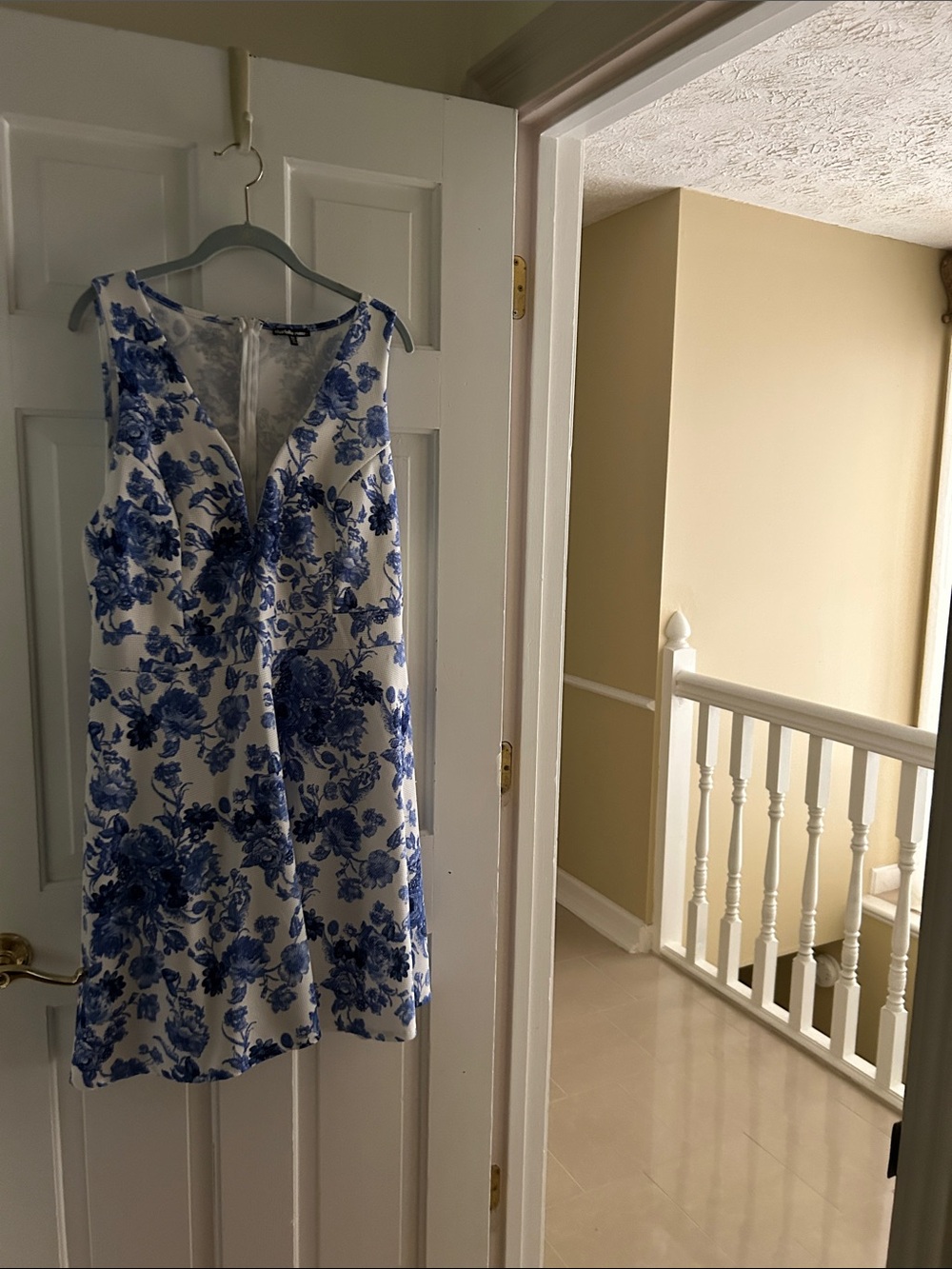 Charlotte Russe Blue my and White Tie-Dye Plus SLEEVELESS 👗 RUNS VERY SMALL1x